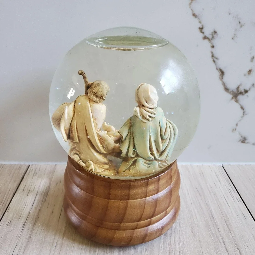 Christmas Nativity Snow Globe Musical Brown Wood Base Glitter Traditional Decor